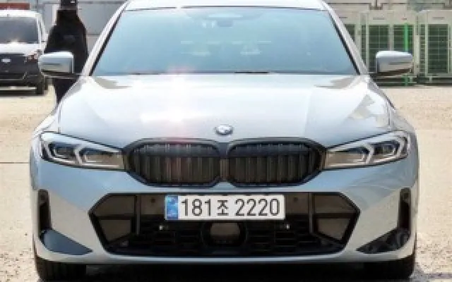 수원중고수입자동차 3시리즈 (G20) 320i M 스포츠 매물 사진 7 - 2025/09 20,633km